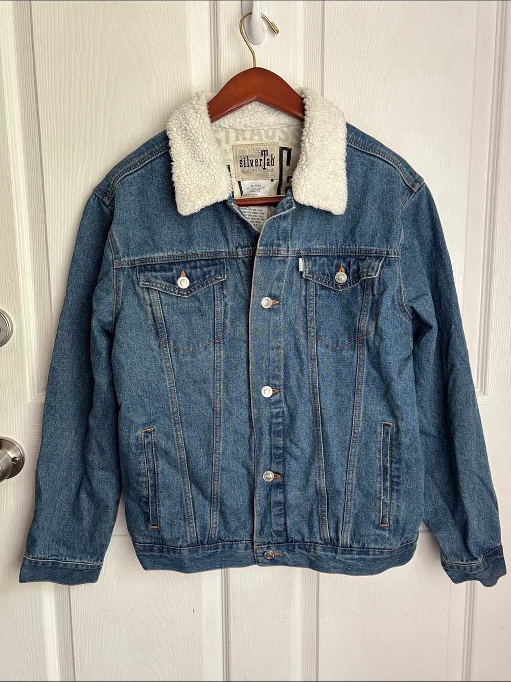 LEVIS SILVER TAB Denim jacket with white fleece lined collar size XL Jean jacket